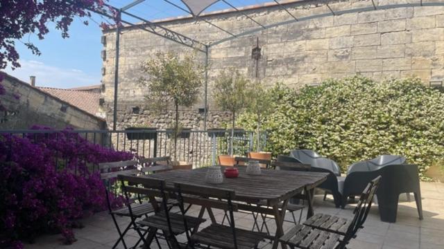 Le Grand Rouget Leilighet Beaucaire  Eksteriør bilde
