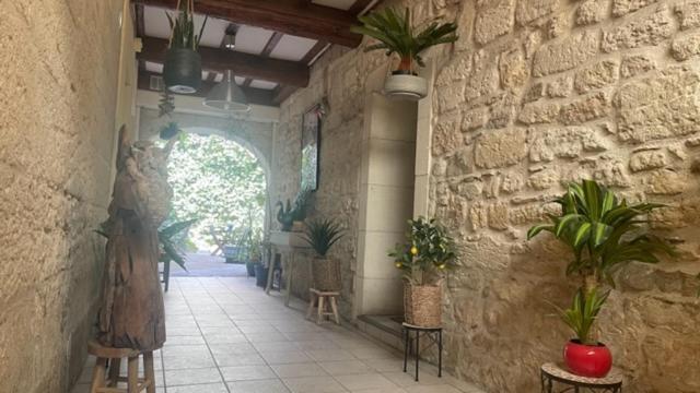 Le Grand Rouget Leilighet Beaucaire  Eksteriør bilde