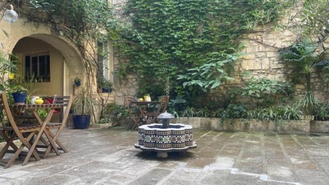 Le Grand Rouget Leilighet Beaucaire  Eksteriør bilde