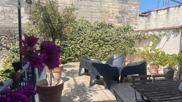 Le Grand Rouget Leilighet Beaucaire  Eksteriør bilde